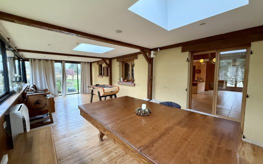 Charming 138 sqm bungalow – 4 bedrooms – 1,850 sqm plot – Quiet area – 3 min Neufchatel-en-Bray