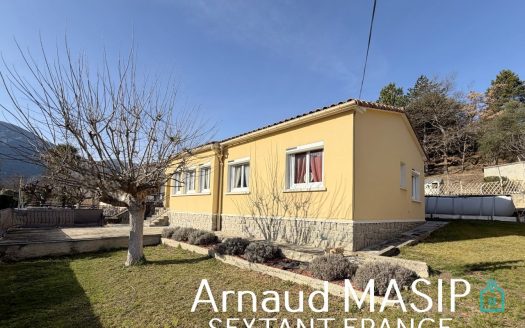 RECENTLY RENOVATED BUNGALOW WITH GARDEN, TERRACES GARAGE AND OUTBUILDING