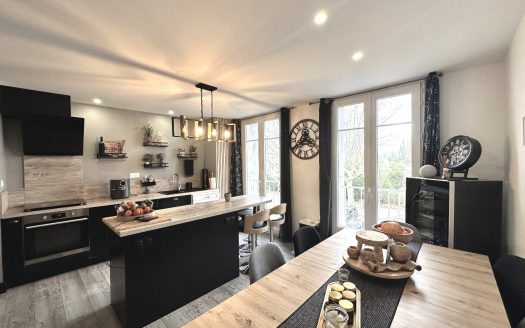 Bright 75sqm apartment – Completely renovated, no work required