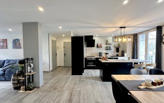 Bright 75sqm apartment – Completely renovated, no work required