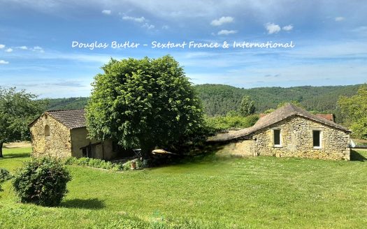 Rare Stone Property of Exceptional Charm, with Gîte and Annex, in a Peaceful Natural Setting