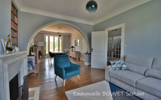 Bergerac, large and charming town house close to city-centre, amenities, river, 5 bedrooms