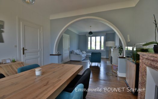 Bergerac, large and charming town house close to city-centre, amenities, river, 5 bedrooms