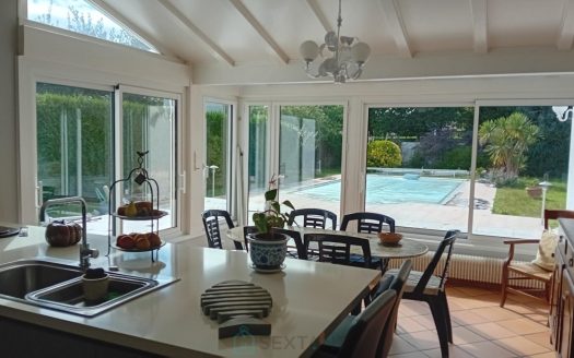 Coeur de ville Maison Contemporaire avec piscine et joli terrain