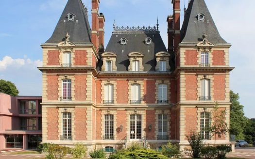 RENTAL INVESTMENT – VAUGRIGNEUSE – Ehpad Chateau Fontaine aux Cossons Residence – 7.38% profitability