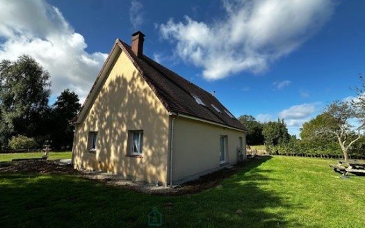 For sale – Superb contemporary house built in 2011 in Bouquetot (5 minutes from Bourg-Achard)