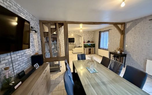 House 130 sqm – 4 bedrooms – 2 garages – Outbuildings – Sold rented