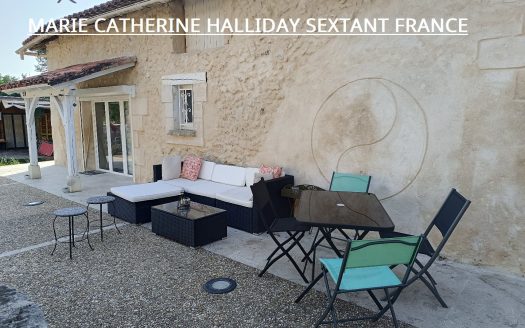 TASTEFULLY RESTORED FARMHOUSE COMPRISING 2 COTTAGES ON 6700 M2 OF LAND