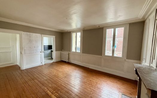 Charming Haussmann-style apartment of approximately 70 sqm,