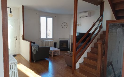 Beautiful, bright 1930s house with terrace