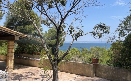 MARTIGUES – Beautiful property: 8-room house, 200sqm/3356sqm with panoramic view of the Etang de Berre