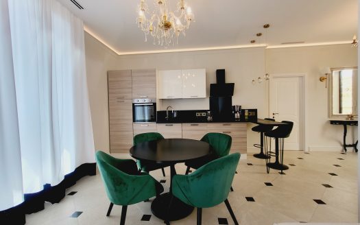 Exceptional Sea View Apartment – Designer Renovation – Garage Included – Minutes from Monaco