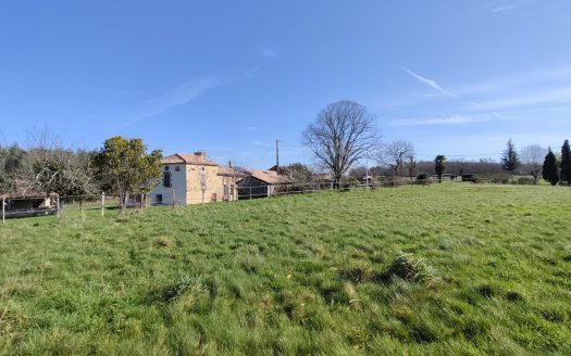 Equestrian property with 5 hectares close to Monpazier