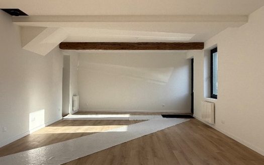 Charming, fully renovated period house – Energy Performance Certificate B – In the heart of Ry village.