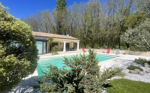 ARCHITECT'S HOUSE OF 225 M² AND INDEPENDENT GITE OF 65 M² IN A WOODED PARK OF MORE THAN 4,000 M²