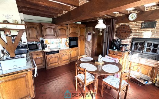 Beautiful 3-bedroom farmhouse with heated swimming pool