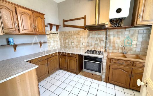 TWO-BEDROOM HOUSE WITH BALCONY AND PRIVATE GARDEN NEAR AMENITIES