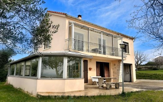 Detached house of 110 sqm of living space on a magnificent plot of over 3,000 sqm