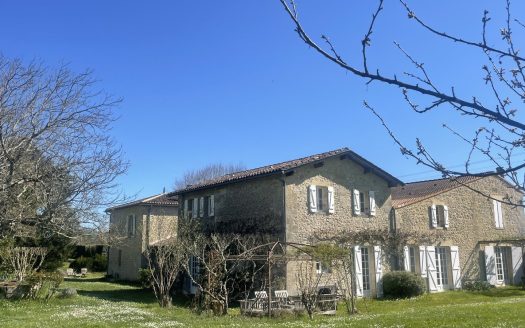 15 minutes from Saint-Emilion, Beautiful country house