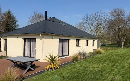 Contemporary House 2019 – Single-story – 5 bedrooms – Exceptional setting.