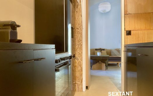 Renovated bergerie with several terraces and an eco-friendly pool.