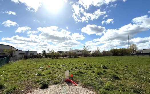 Beautiful 666sqm serviced plot of land