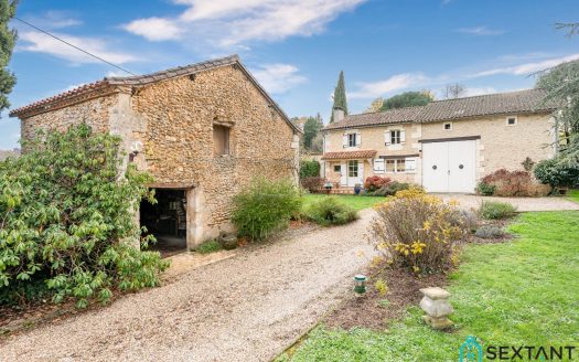 Charming stone-house, ideally located, swimming-pool, 3 to 4 bedrooms, office, outbuilding, 35047 sq feet of  land.
