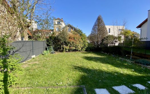 131 sqm House 4 bedrooms 421 sqm plot