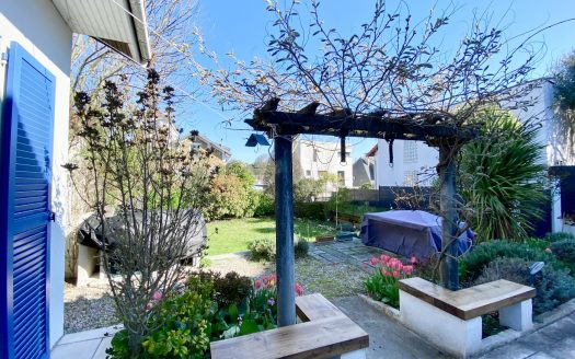 131 sqm House 4 bedrooms 421 sqm plot