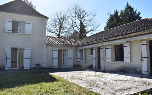 CHARMING HOUSE ON A 14,000 M2 PLOT