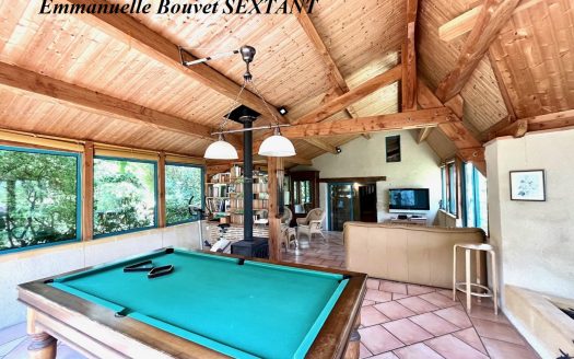 Typical renovated stone house with overflowing swimming pool with great view