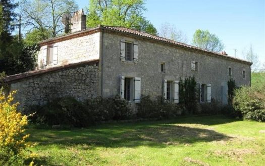 DOLMAYRAC – Magnificent 18th-century mill to renovate with swimming pool and 1.4465 hectares of wooded land – Lot & Garonne (47)