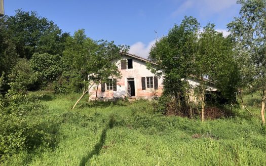 Authentic 18th-Century Landaise Farmhouse to Renovate