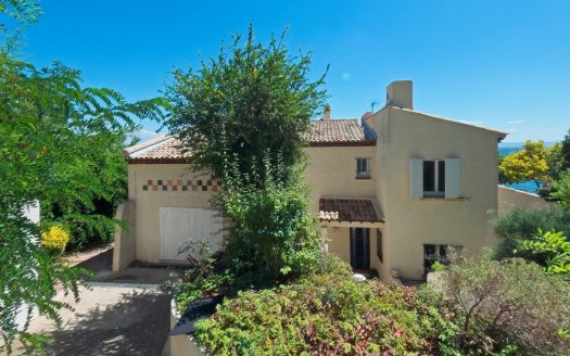 Provence – South of France – ISTRES – Villa with breathtaking views, beach access – A rare lifestyle