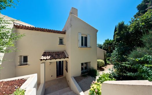 Provence – South of France – ISTRES – Villa with breathtaking views, beach access – A rare lifestyle