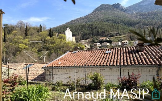 SPACIOUS TWO-BED VILLAGE HOUSE, NON-ADJOINING TERRACED GARDEN, PLEASANT VIEW