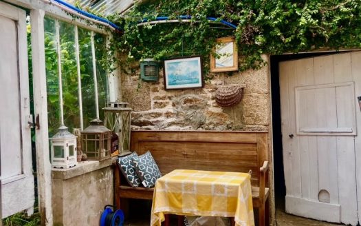 Elegant townhouse near the sea