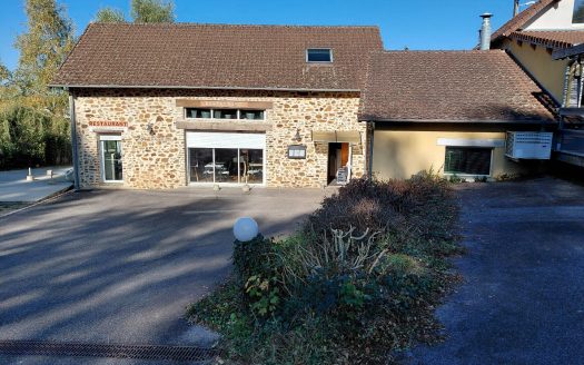 House with gourmet restaurant business