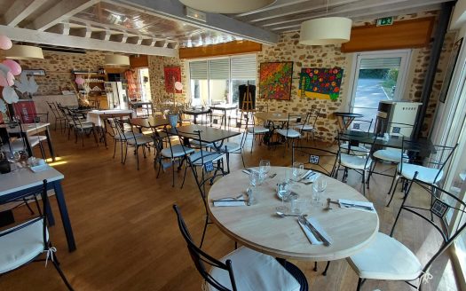 House with gourmet restaurant business