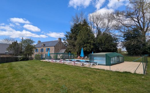 Spacious 265 sqm stone house – 8 bedrooms – high accommodation capacity – ideal for guesthouse or large family home