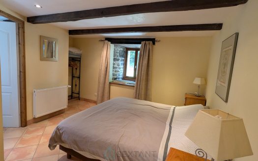 Spacious 265 sqm stone house – 8 bedrooms – high accommodation capacity – ideal for guesthouse or large family home