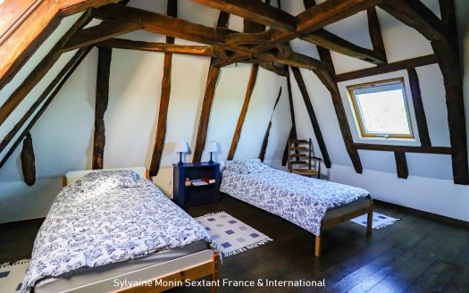 Charming renovated stone house with swimming pool and unobstructed views