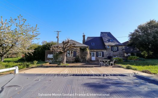 Charming renovated stone house with swimming pool and unobstructed views