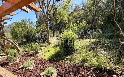 RECENTLY RENOVATED 2-BED HOUSE WITH ATTRACTIVE GARDEN, TERRACE, GARAGE & WORKSHOPS