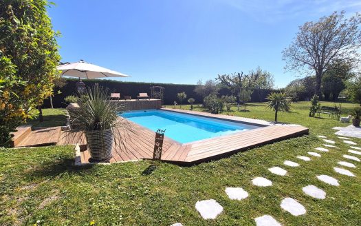 Family home – Heated pool – High-end amenities