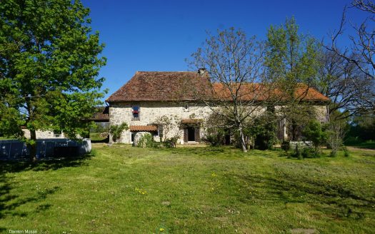Former 17th century coaching inn nestled in the heart of the Périgord Vert natural park.