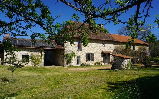 Former 17th century coaching inn nestled in the heart of the Périgord Vert natural park.