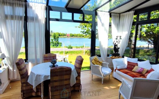 Beautiful charming house with a view of the Seine