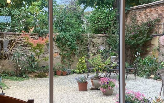 Beautiful house in the city center of BERGERAC, nearby the river…
