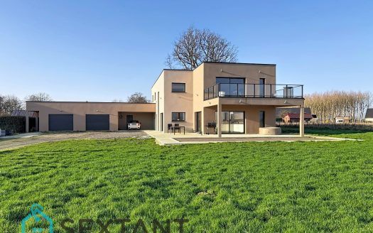 2022 house of 380 sqm House